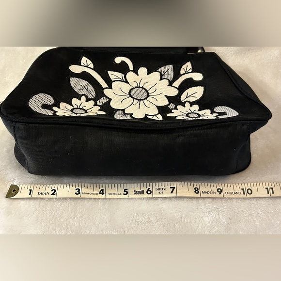 Vintage Black and White Small Floral Design Handbag - Picture 2 of 10